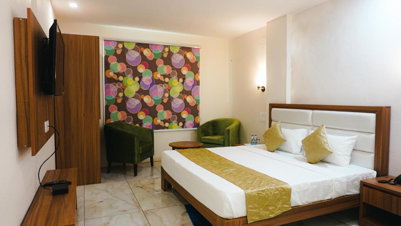 Hotel Northwind, Kharar, Mohali ภายนอก รูปภาพ