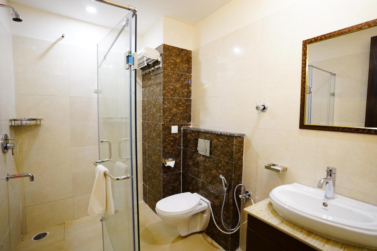 Hotel Northwind, Kharar, Mohali ภายนอก รูปภาพ