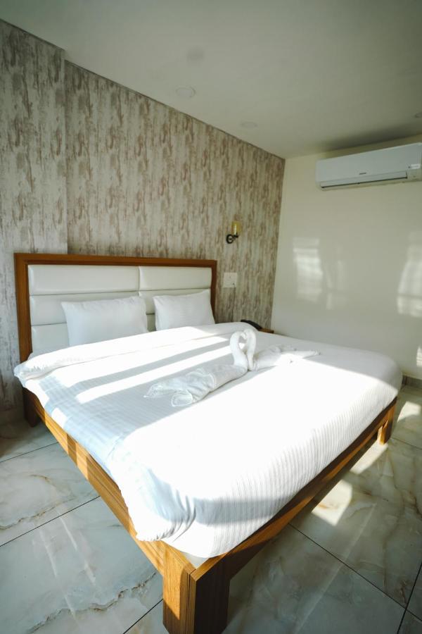 Hotel Northwind, Kharar, Mohali ภายนอก รูปภาพ