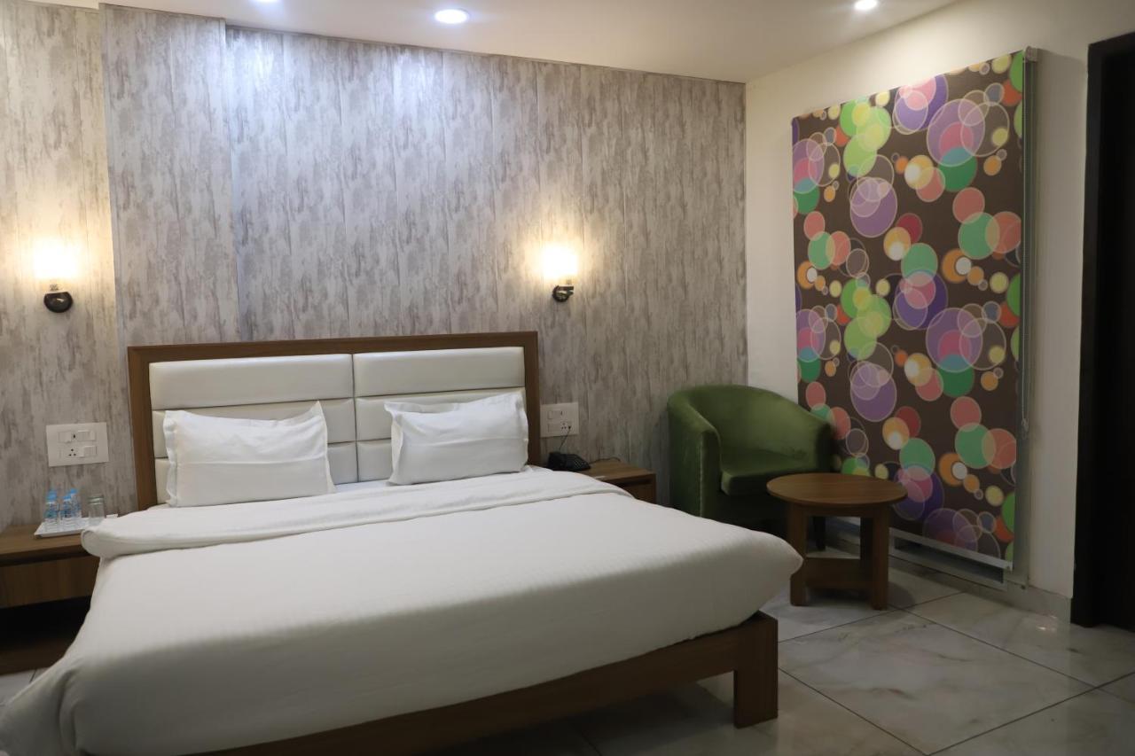 Hotel Northwind, Kharar, Mohali ภายนอก รูปภาพ