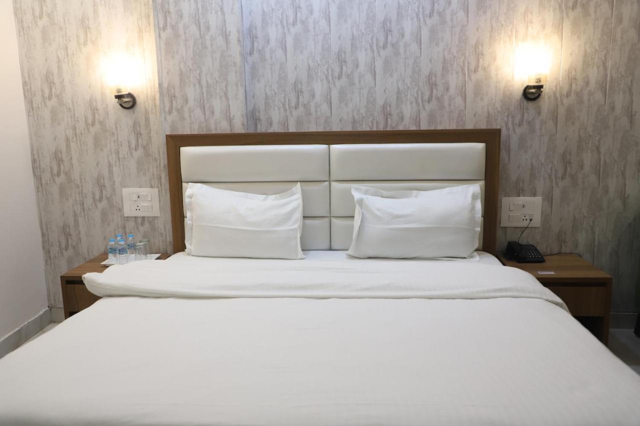 Hotel Northwind, Kharar, Mohali ภายนอก รูปภาพ